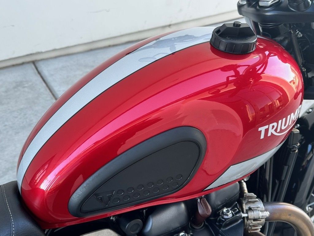2018 Triumph Street Scrambler Korosi Red/frozen Silver