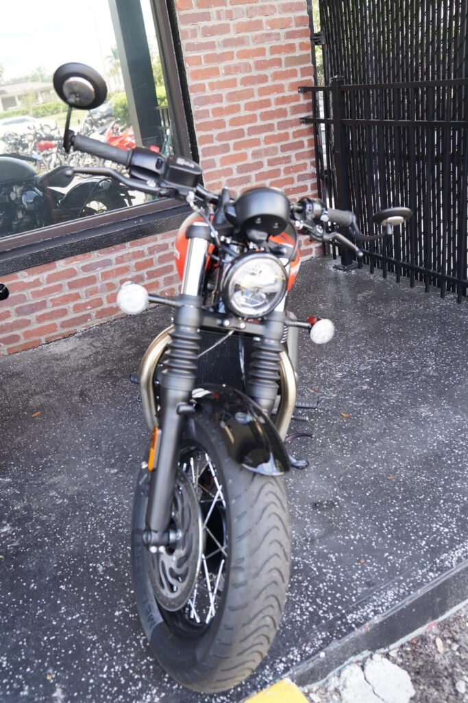 2025 Triumph Bonneville Bobber, Custom Red Metallic / Silver with 0 Miles