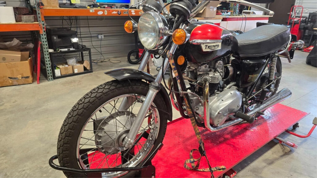 1972 Triumph Tiger TR6R 650 5 Speed Daily Rider Restored Amal Premiere Carb Nice