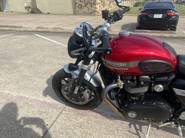 2022 Triumph Speed Twin Red Hopper