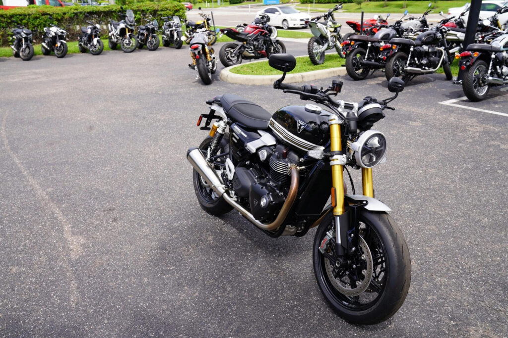 2025 Triumph Speed Twin 1200, Carnival Red / Sapphire Black with 447 Miles