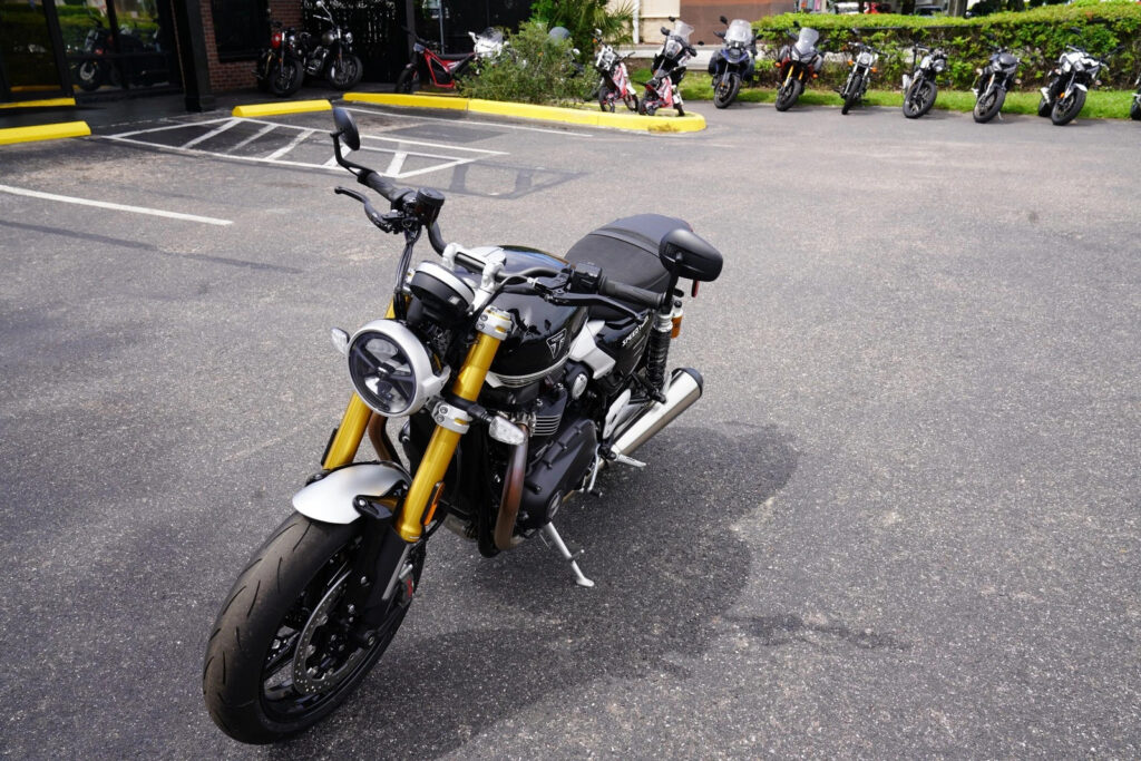 2025 Triumph Speed Twin 1200, Carnival Red / Sapphire Black with 447 Miles