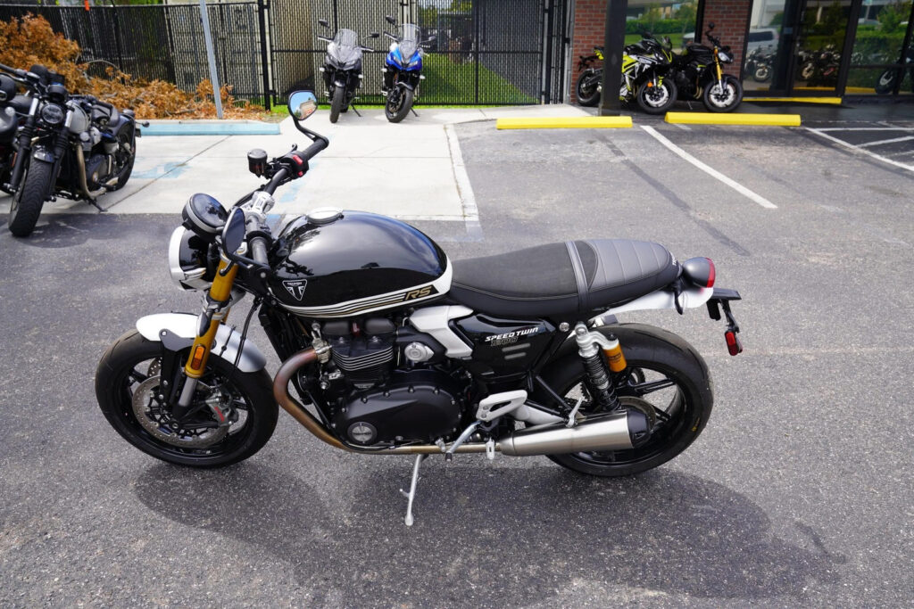 2025 Triumph Speed Twin 1200, Carnival Red / Sapphire Black with 447 Miles