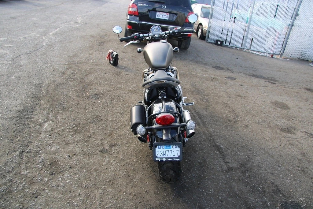 (oab) 2018 Triumph Bonneville Bobber Low Miles 1200cc Manual