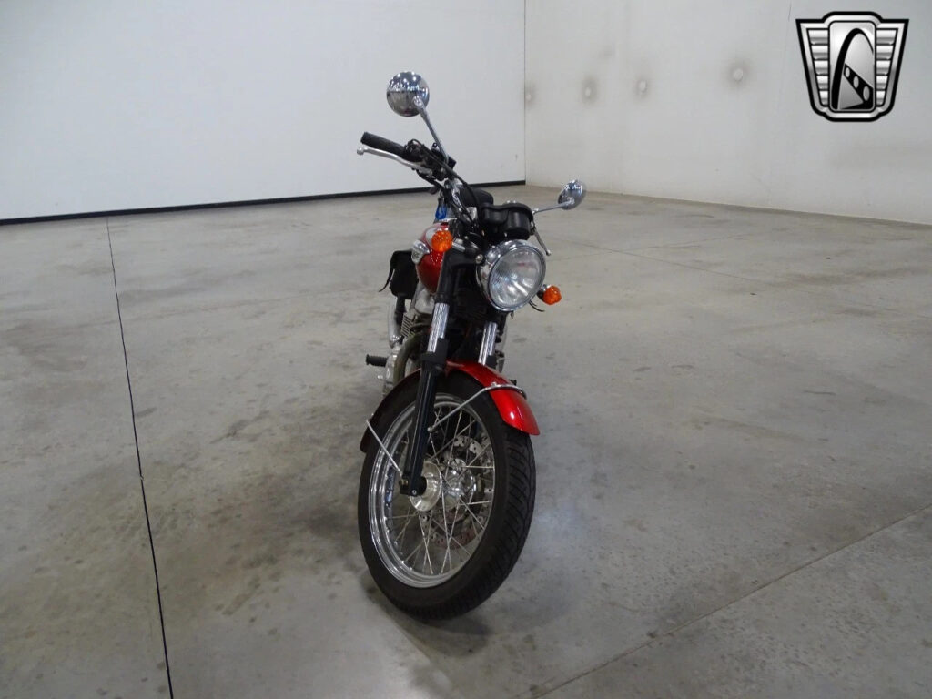 Red 2003 Triumph Bonneville 790cc  Manual